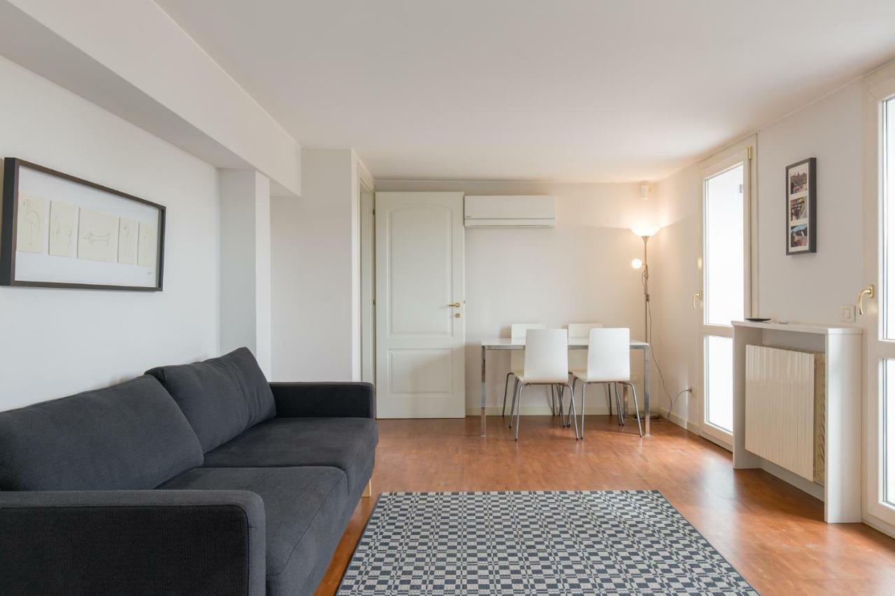 Point Of View Apartment Verona Bagian luar foto