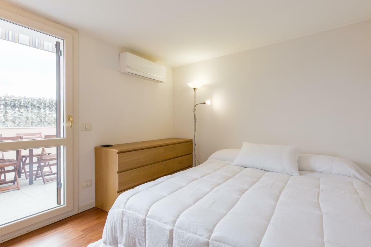 Point Of View Apartment Verona Bagian luar foto